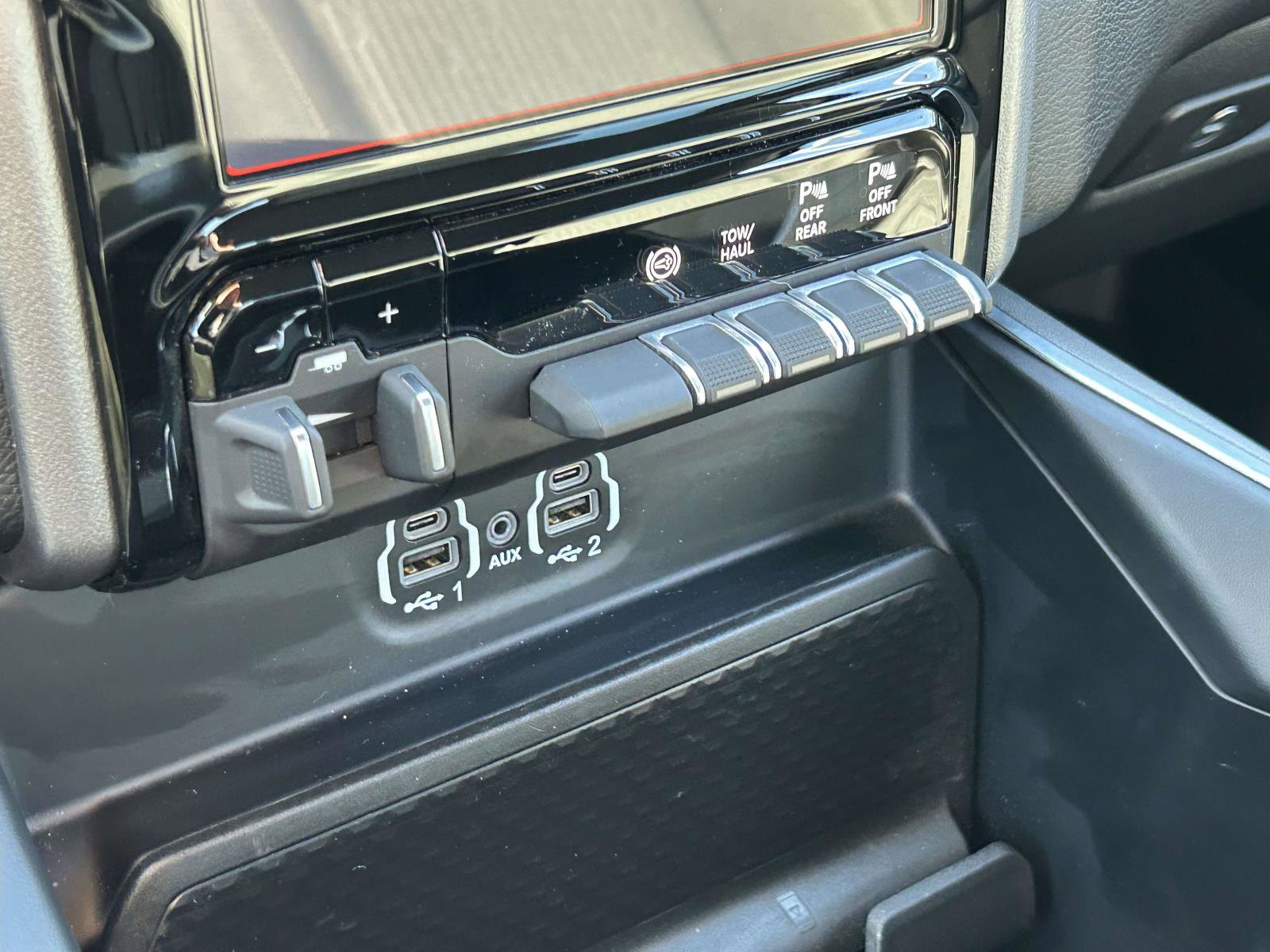 Used 2024 RAM 2500 Big Horn w/ Sport Appearance Package image 23