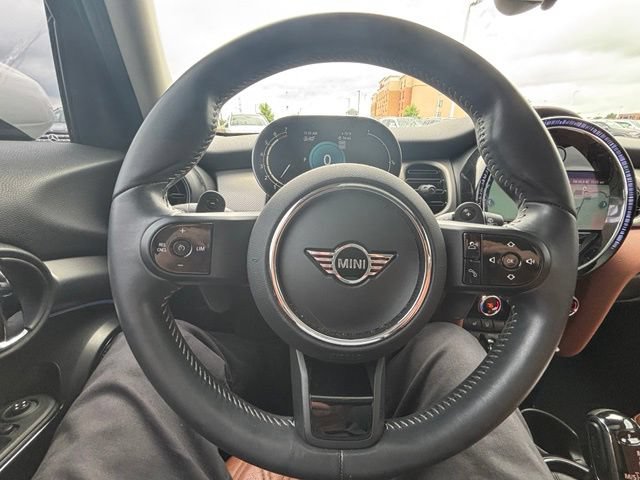 Used 2022 MINI Cooper S w/ Signature Upholstery Package FWD image 17