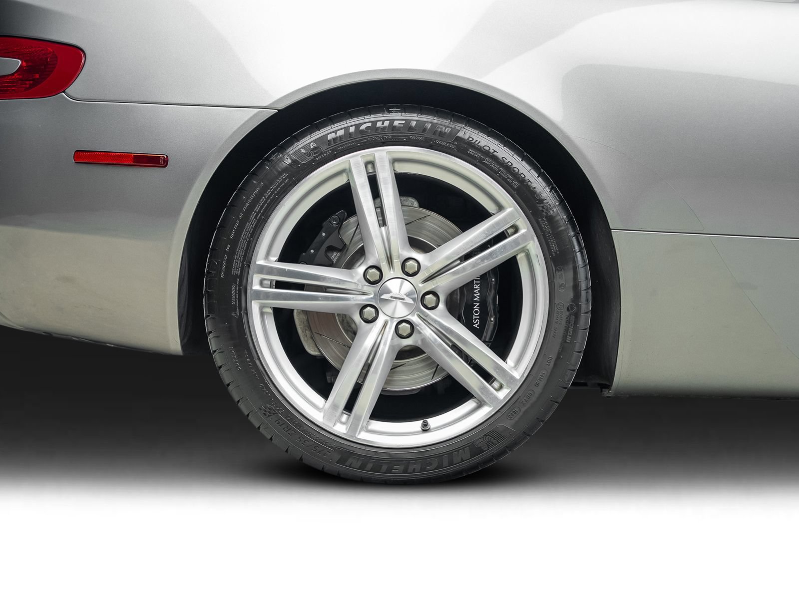 Used 2007 Aston Martin DB9 Coupe RWD image 28