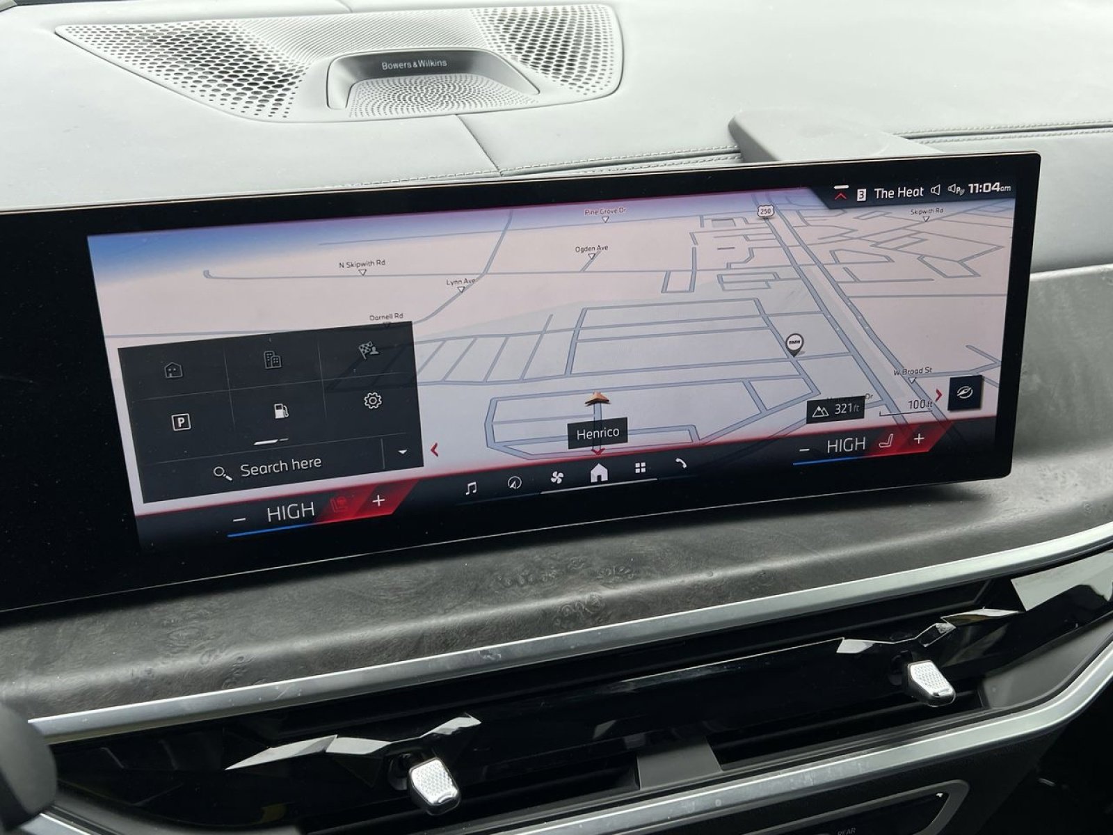 Used 2024 BMW X7 M60i w/ Executive Package image 21