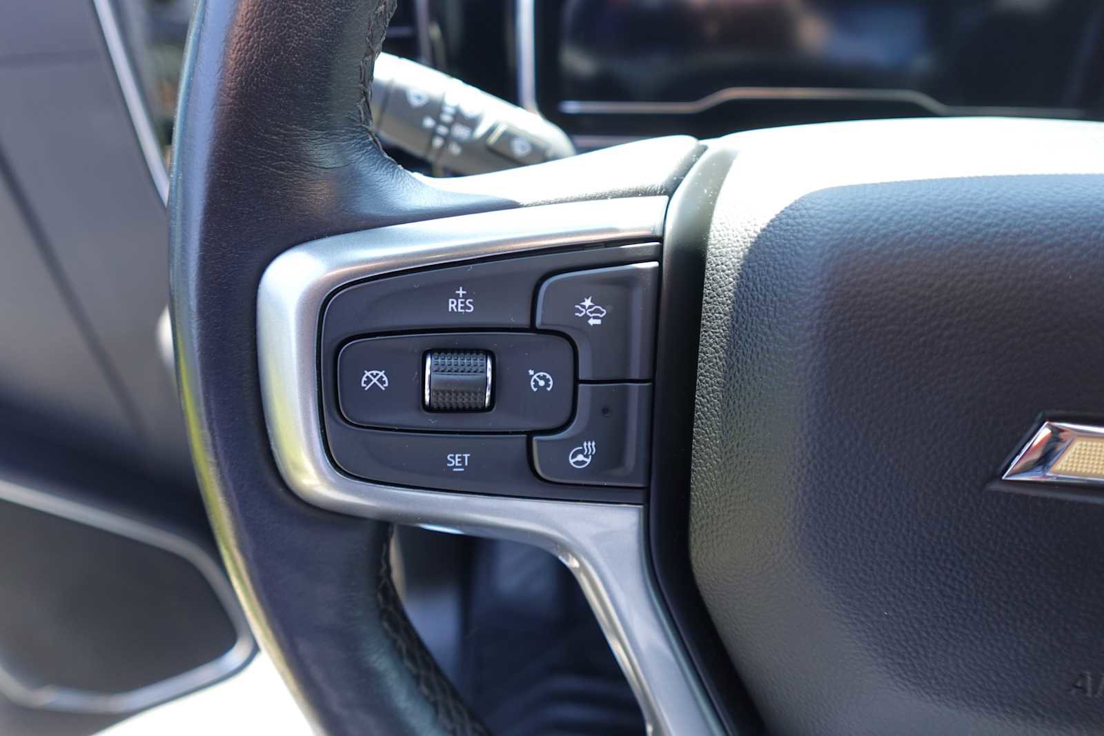 Used 2022 Chevrolet Silverado 1500 LT AWD/4WD image 17