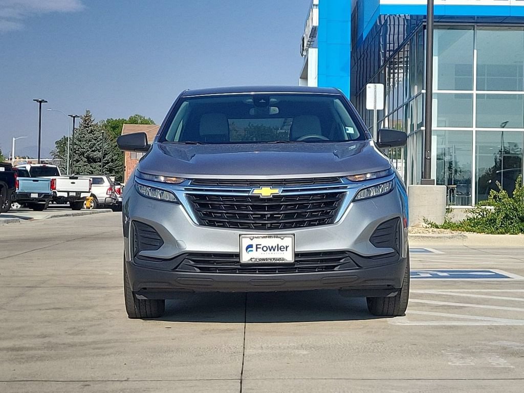 Used 2023 Chevrolet Equinox LS w/ LS Convenience Package AWD/4WD image 3