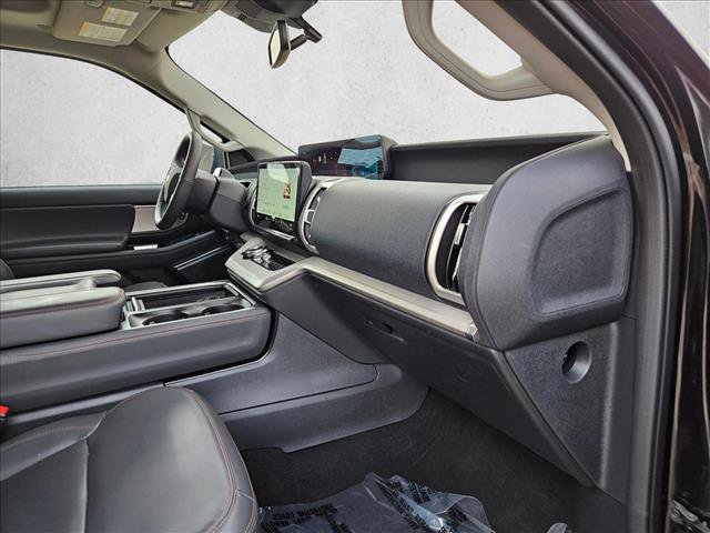Used 2025 Ford Expedition Max Active AWD/4WD image 19
