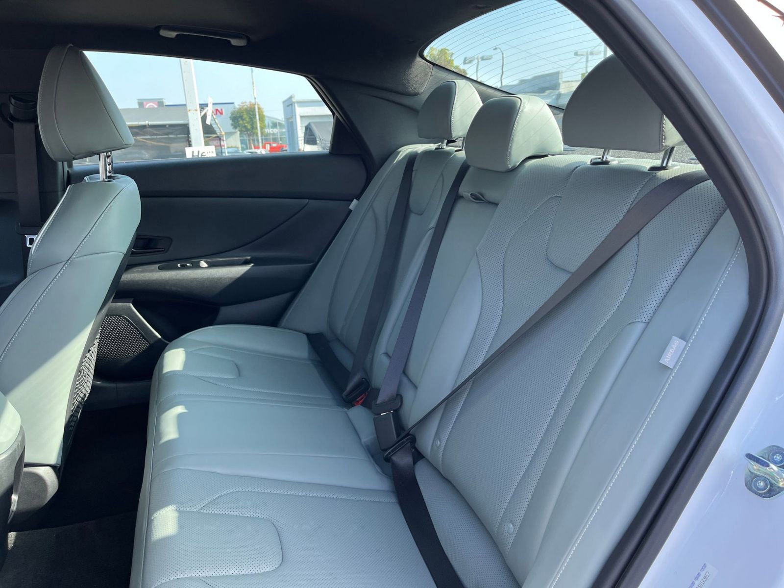 Used 2025 Hyundai Elantra Limited image 25