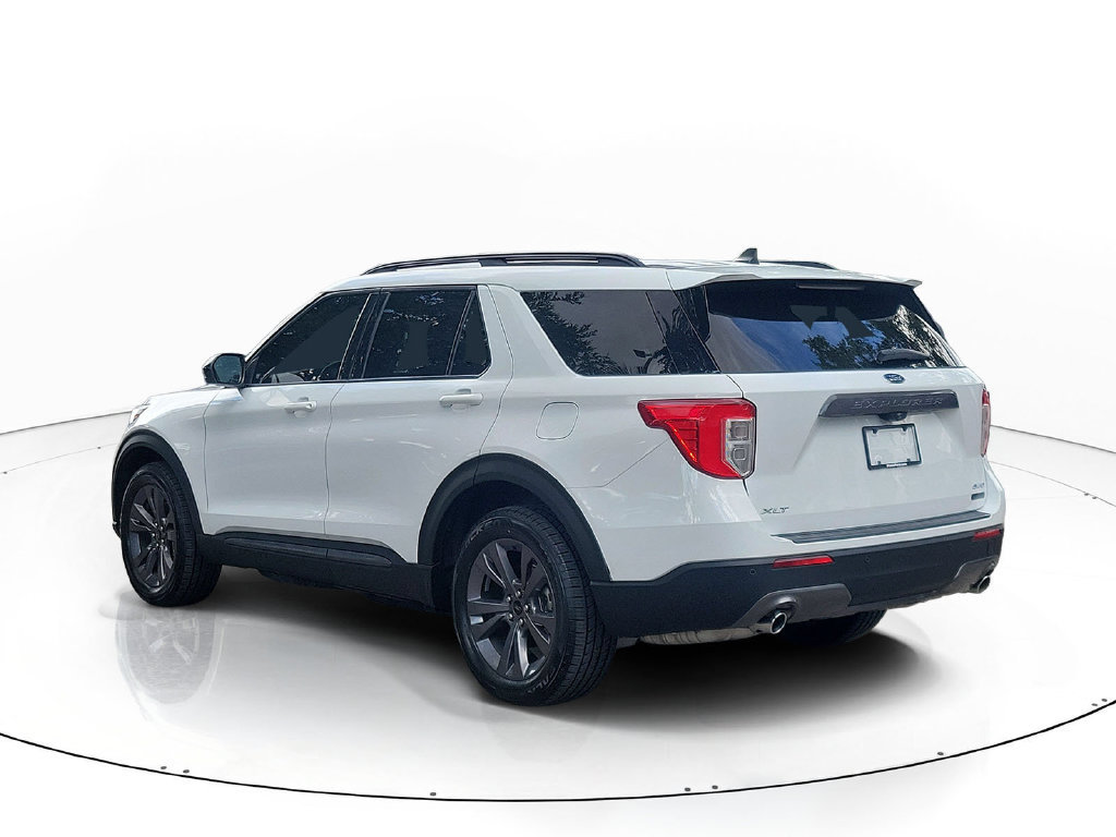 Used 2022 Ford Explorer XLT w/ Equipment Group 202A AWD/4WD image 4