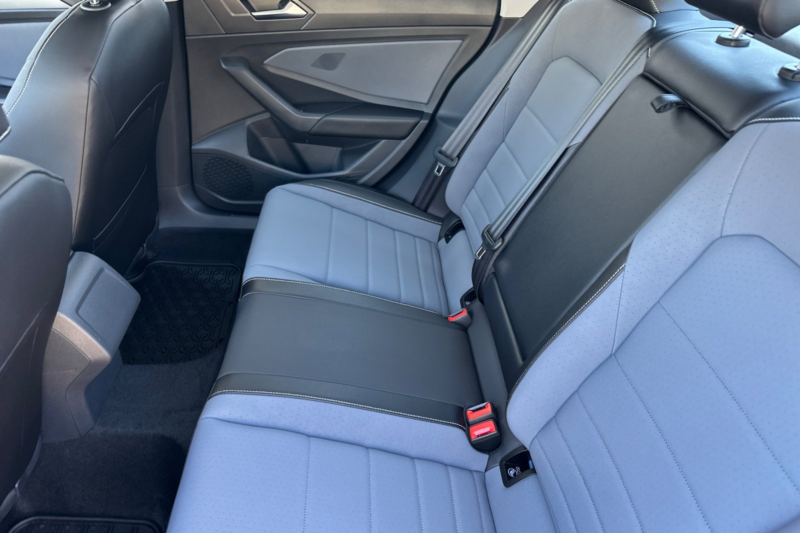 New 2026 Volkswagen Jetta SE FWD image 10