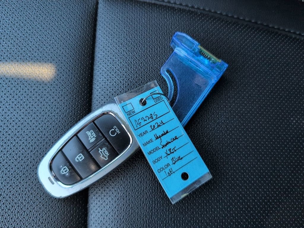 Used 2024 Hyundai Santa Cruz XRT image 11