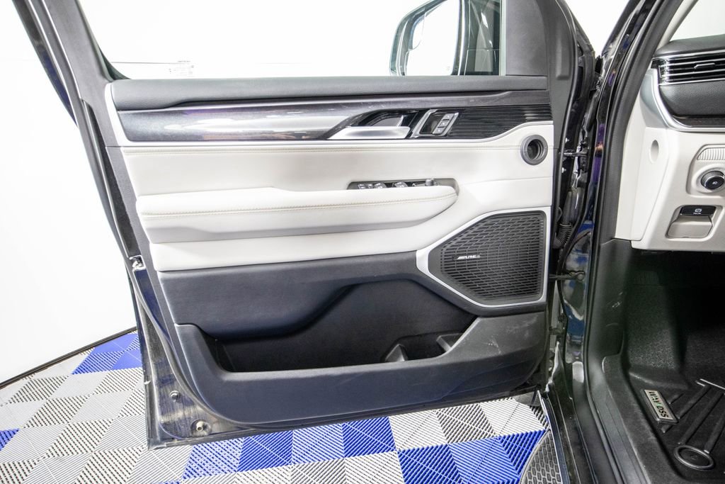 Used 2024 Jeep Wagoneer 2WD w/ Premium Group I image 15