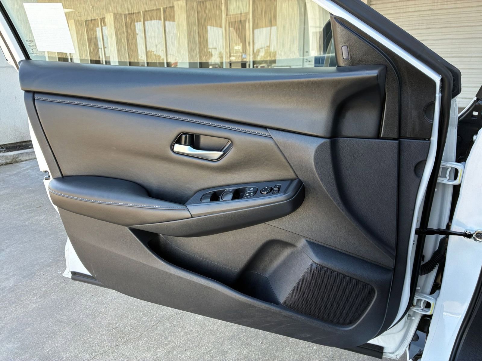 Used 2025 Nissan Sentra SV FWD image 18
