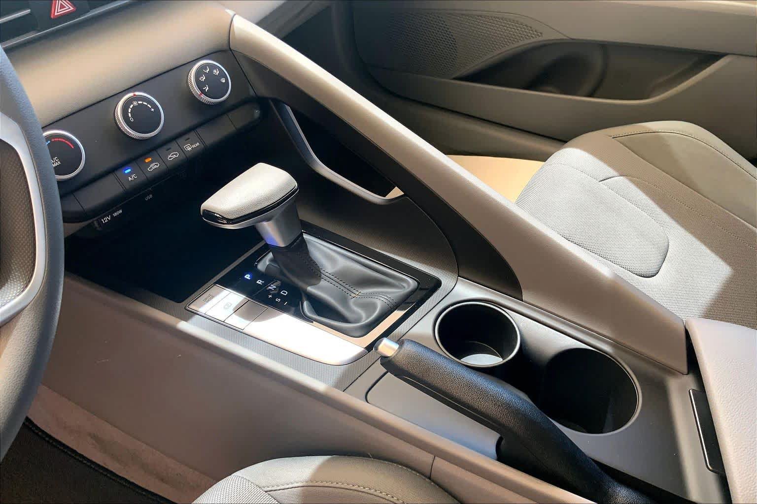 New 2026 Hyundai Elantra SE FWD image 8