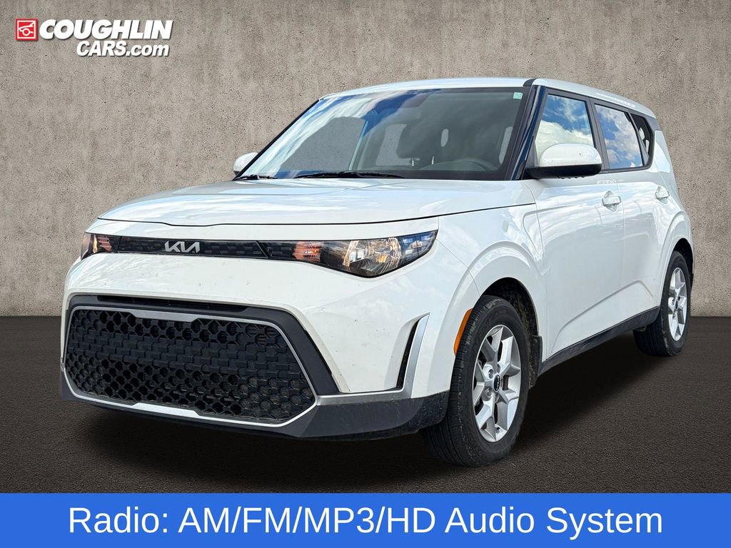 Used 2023 Kia Soul LX w/ LX Technology Package image 4