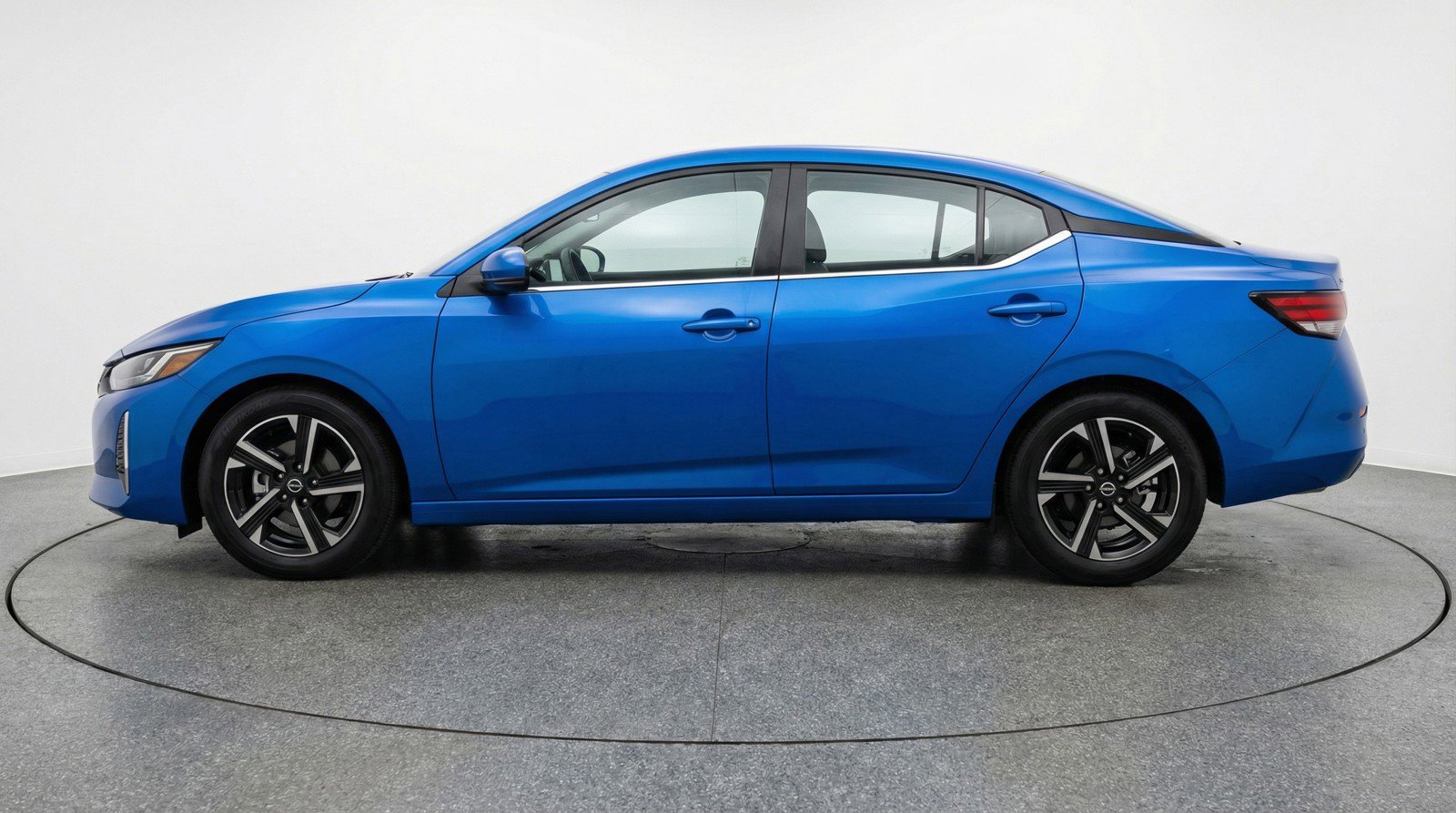 Used 2025 Nissan Sentra SV FWD image 5