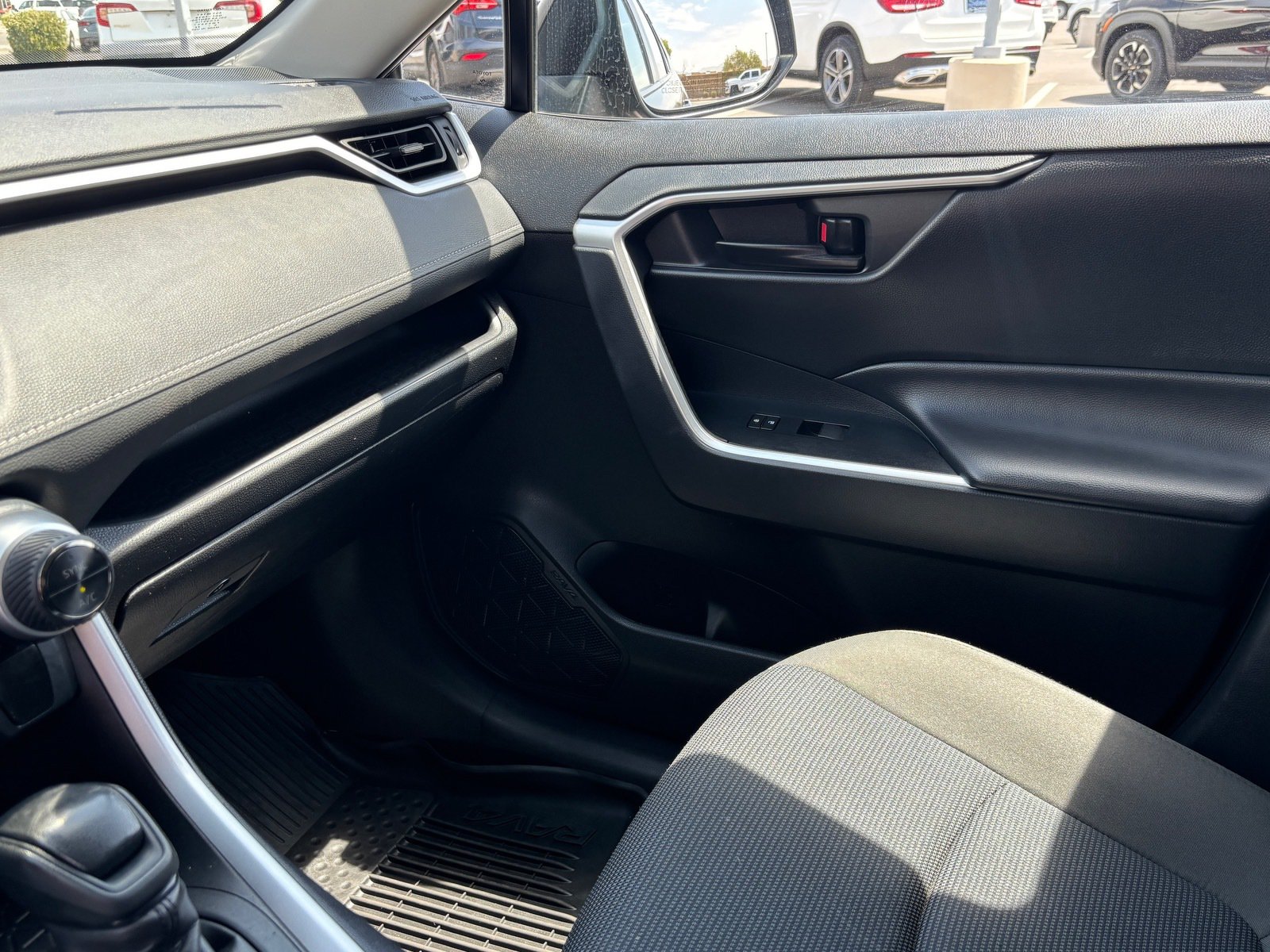 Used 2023 Toyota RAV4 LE AWD/4WD image 19