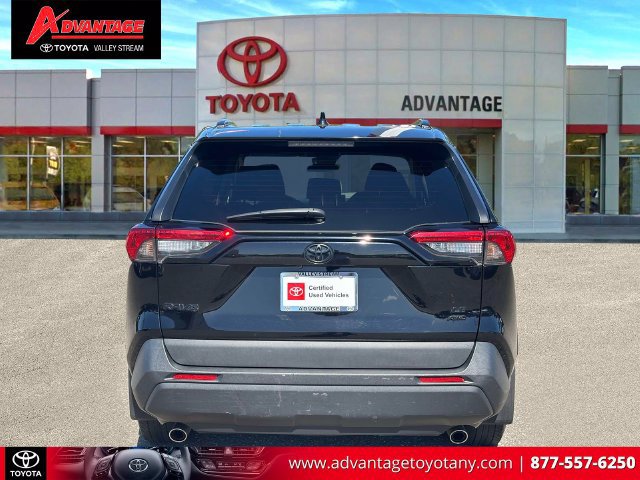 Used 2021 Toyota RAV4 LE AWD/4WD image 8