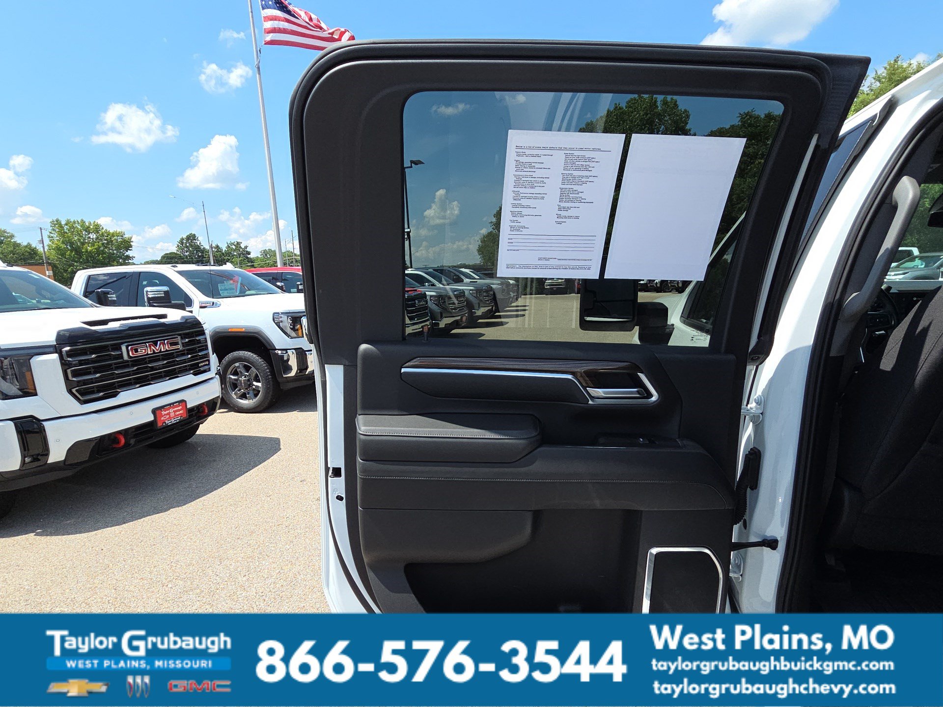 Used 2025 Chevrolet Silverado 3500 LT w/ Convenience Package AWD/4WD image 27