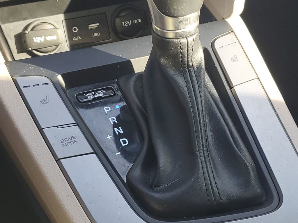 Used 2017 Hyundai Elantra Value Edition image 33