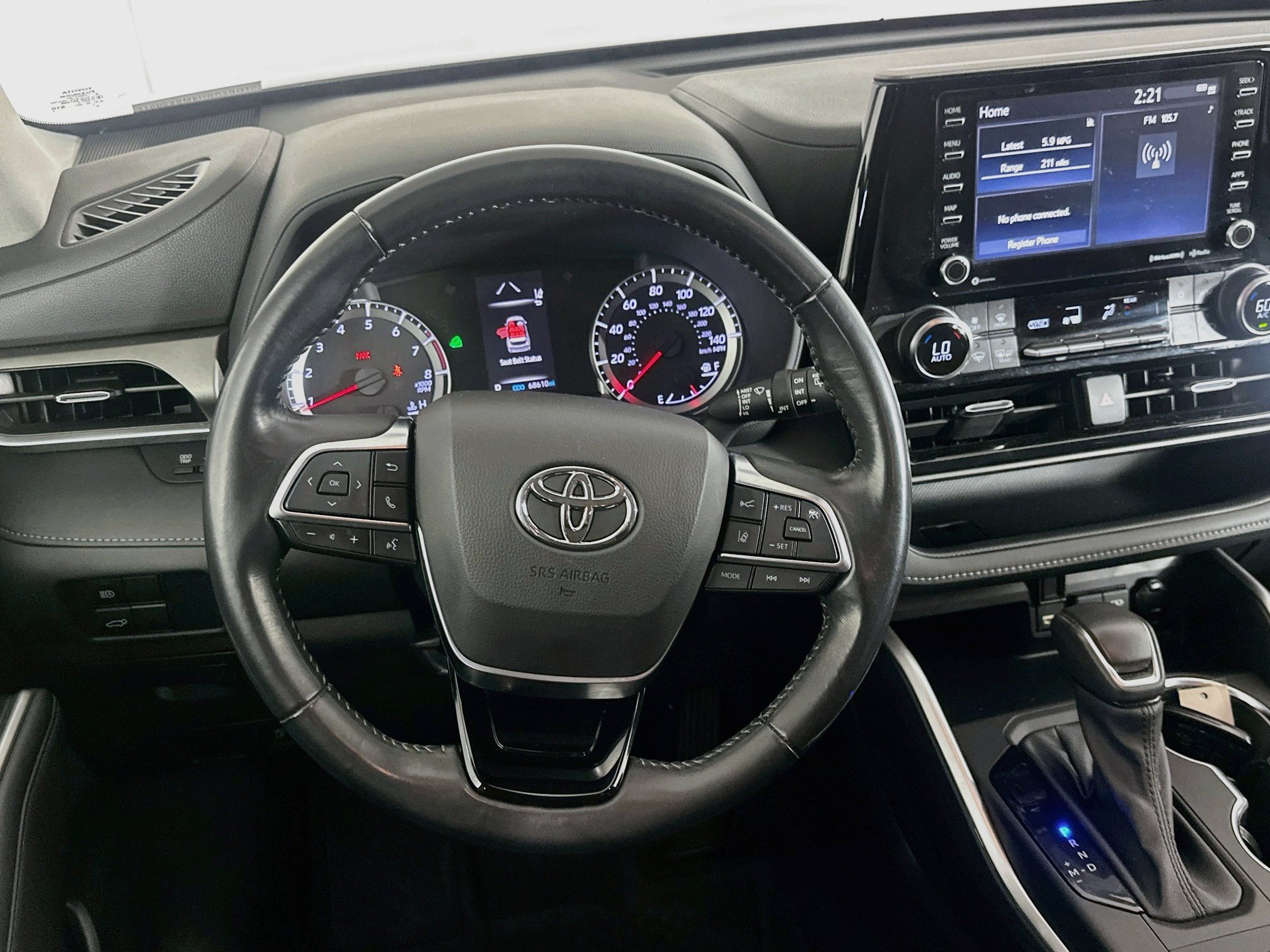 Used 2021 Toyota Highlander LE AWD/4WD image 18