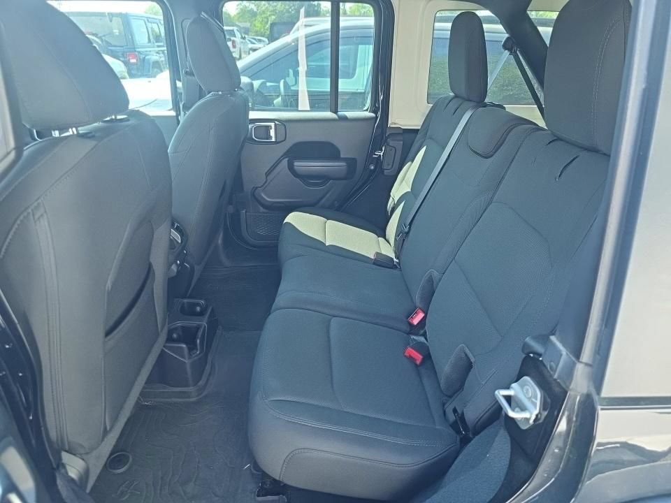 Used 2022 Jeep Wrangler Unlimited Sport AWD/4WD image 12