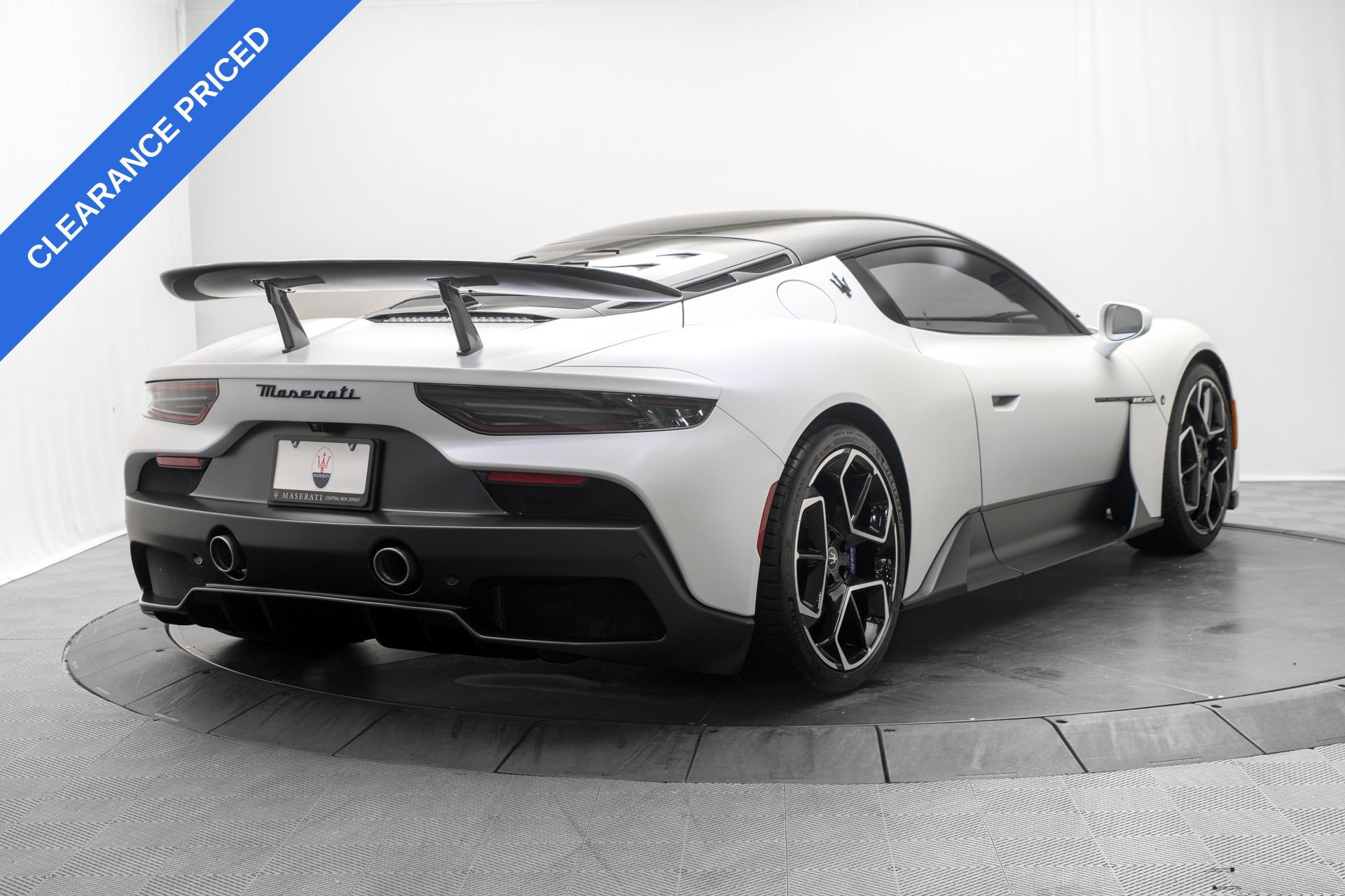Used 2022 Maserati MC20 Coupe RWD image 3