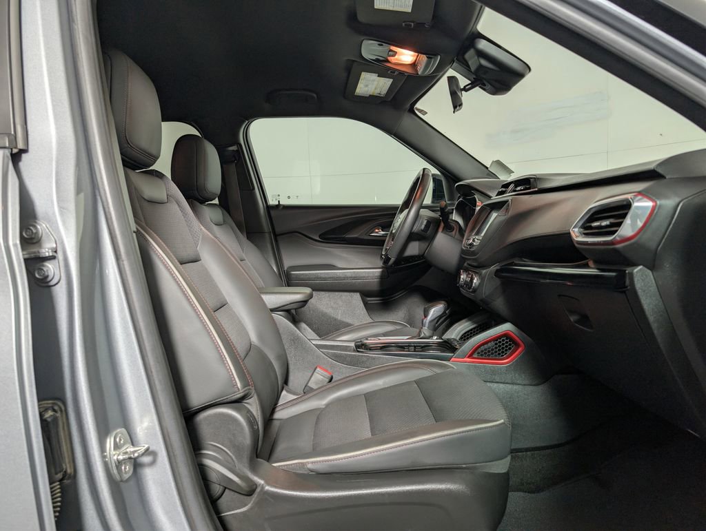 Used 2023 Chevrolet TrailBlazer RS FWD image 12