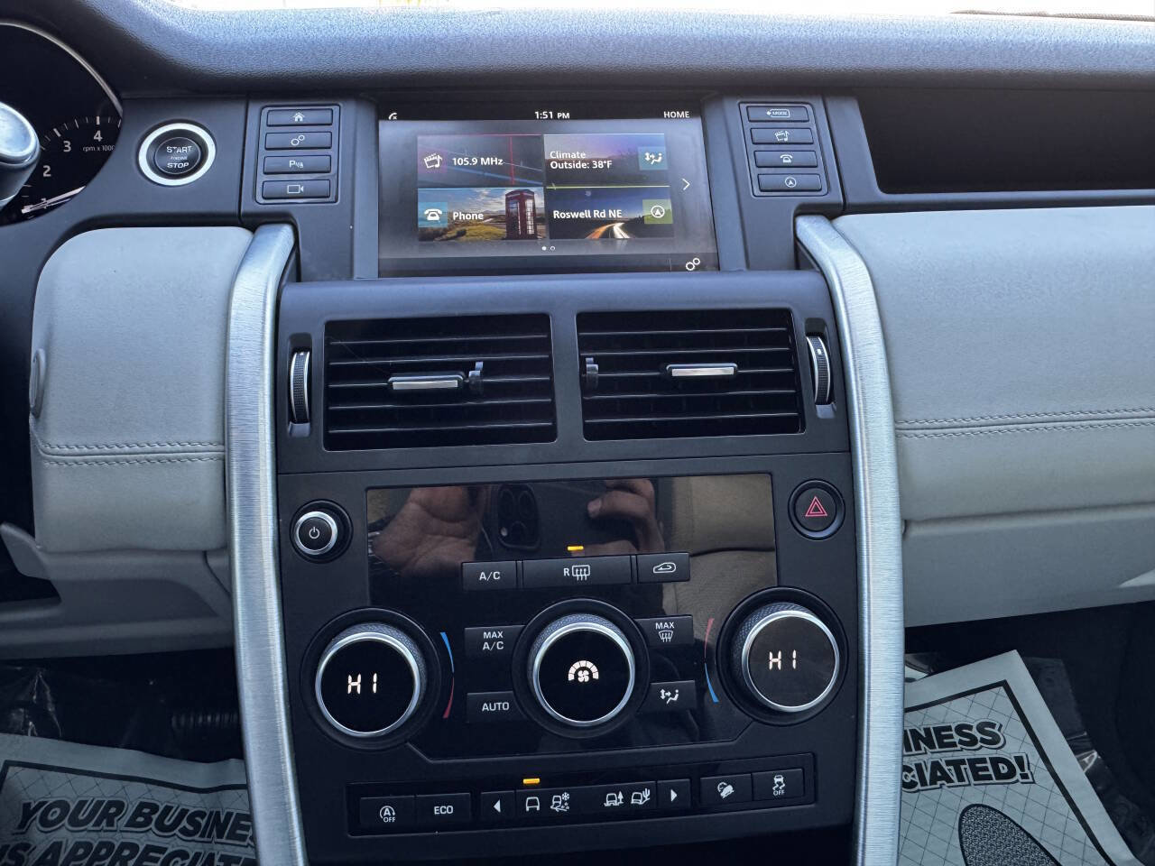 Used 2018 Land Rover Discovery Sport HSE image 18