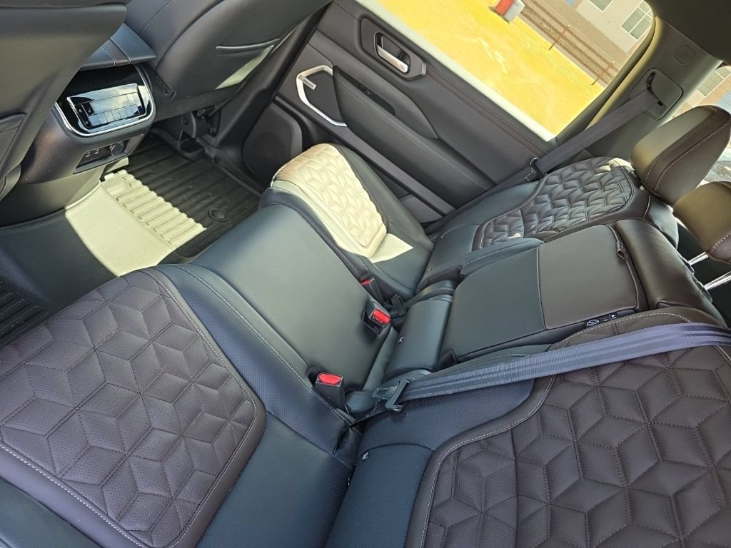 Used 2025 Nissan Armada Platinum AWD/4WD image 10