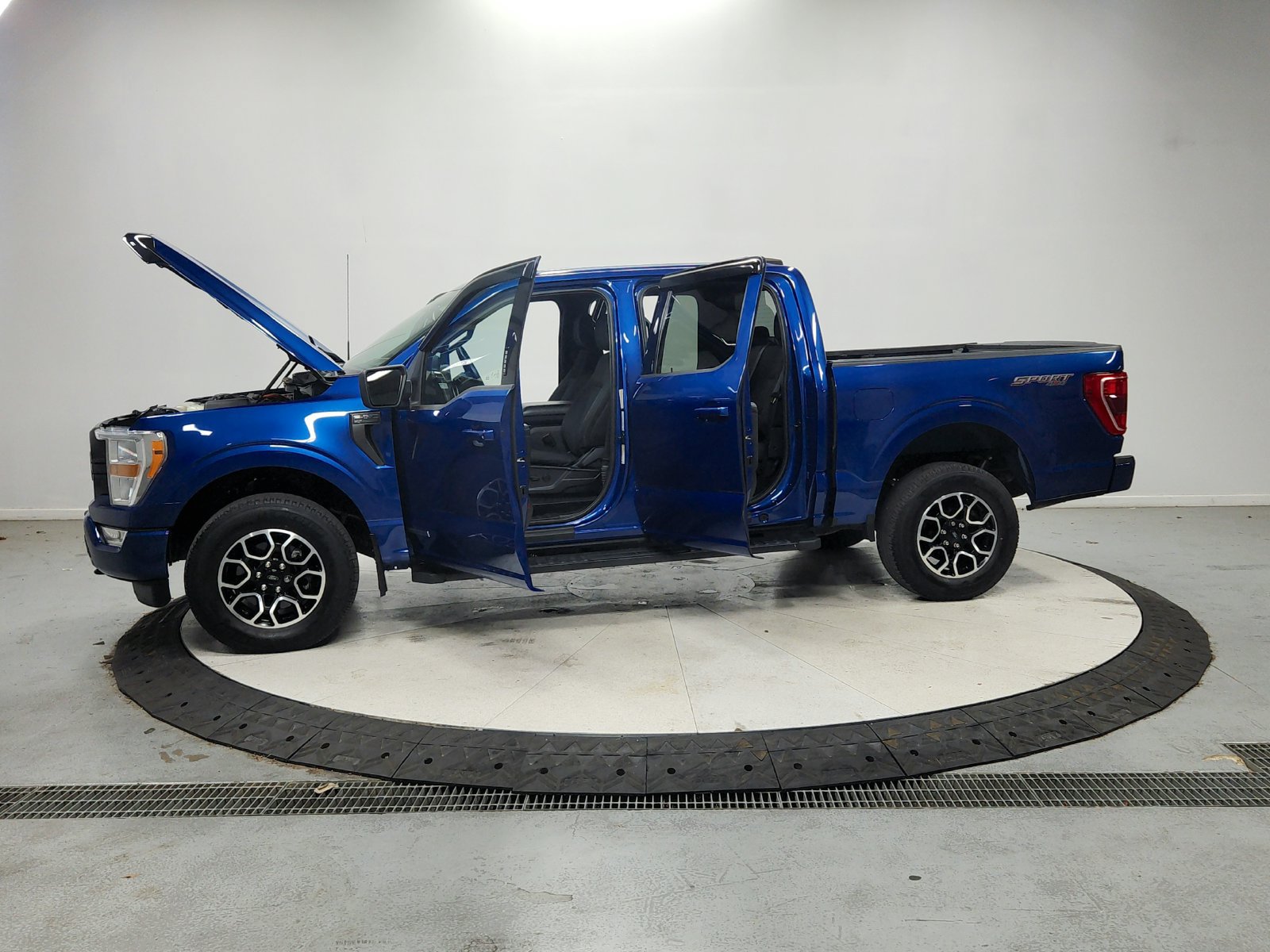 Used 2022 Ford F150 XLT w/ Equipment Group 301A Mid AWD/4WD image 13