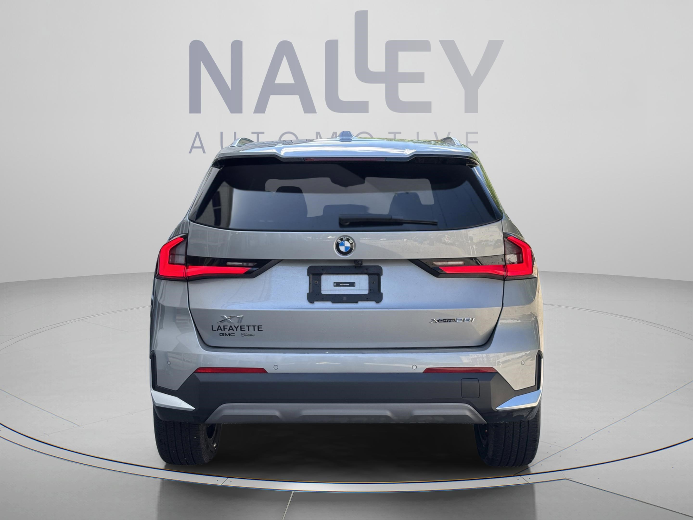 Used 2023 BMW X1 xDrive28i AWD/4WD image 3