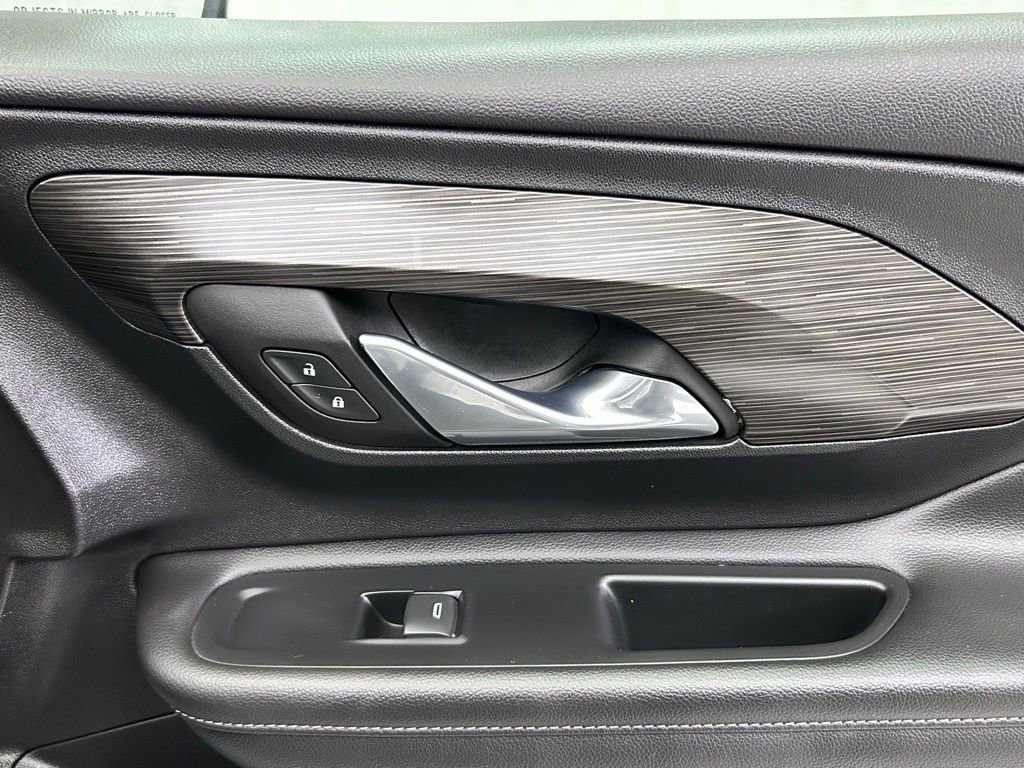 Used 2023 GMC Terrain SLT image 35