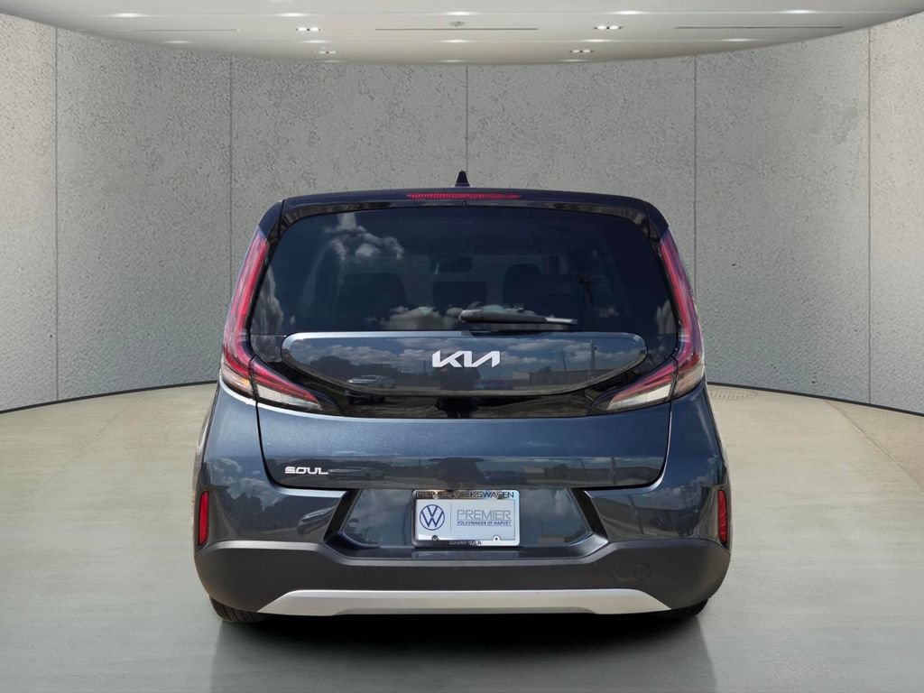 Used 2025 Kia Soul LX w/ LX Technology Package FWD image 4