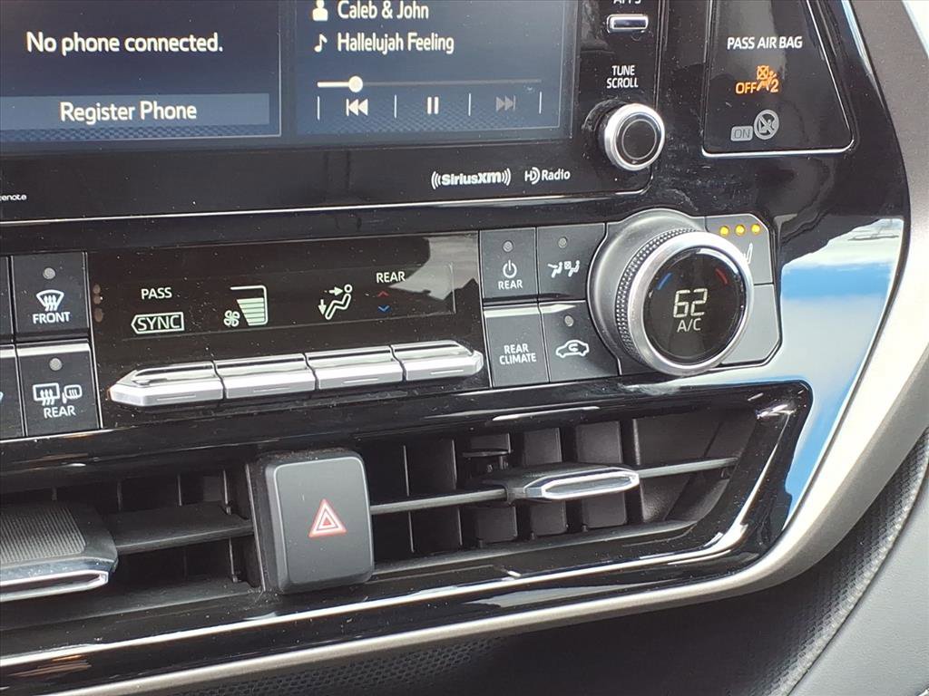 Used 2022 Toyota Highlander XLE image 27