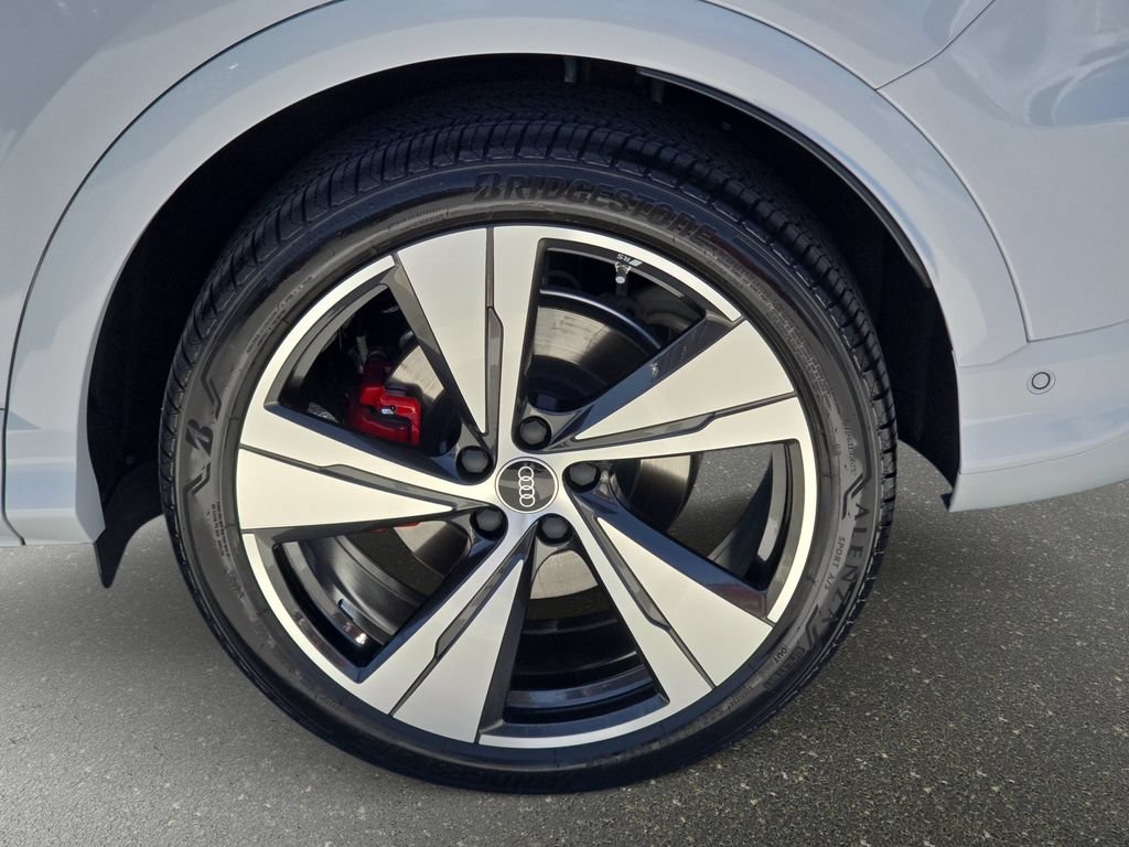 Used 2025 Audi SQ5 Premium Plus AWD/4WD image 28