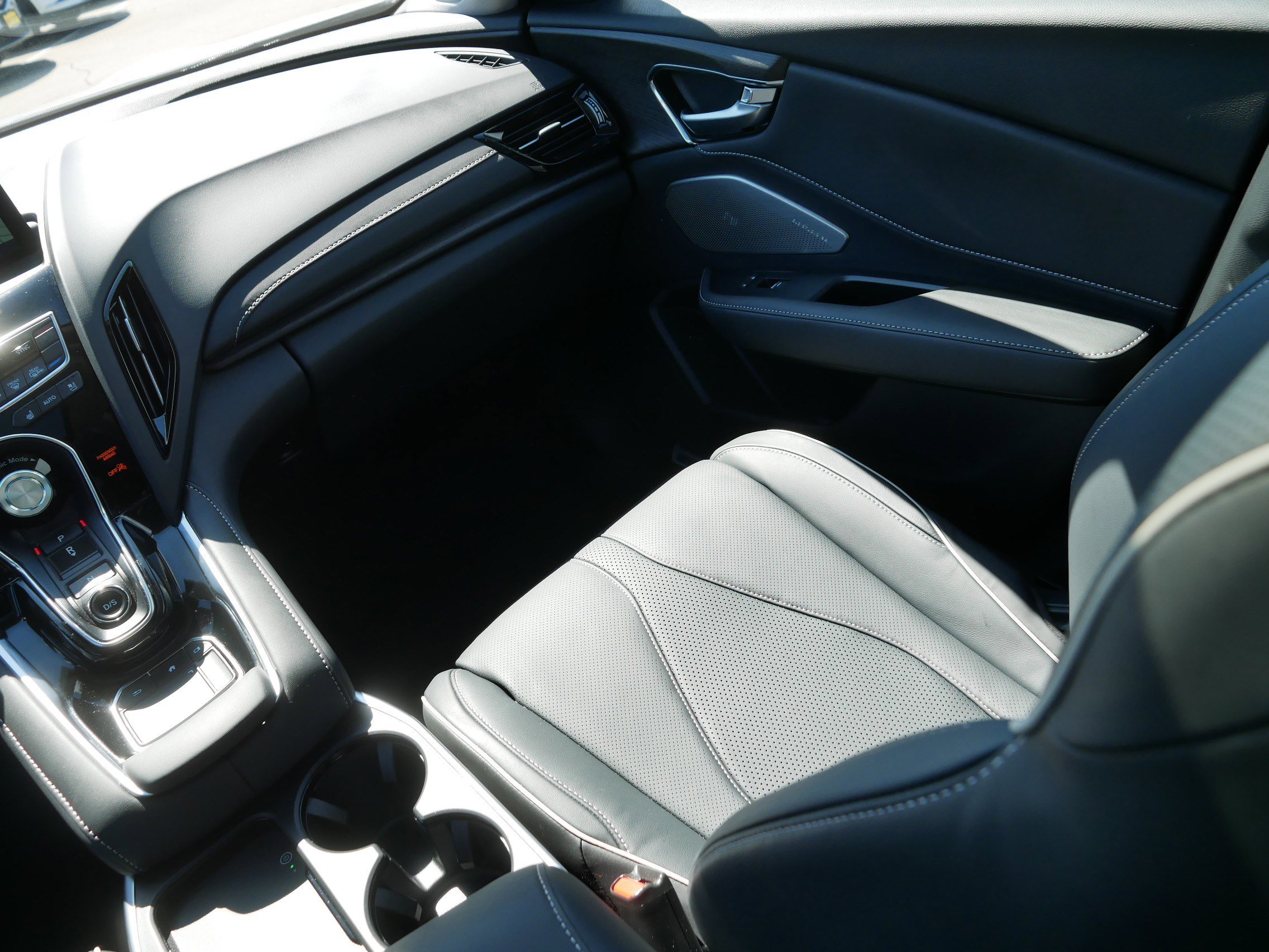 Used 2025 Acura RDX SH-AWD w/ Advance Package image 11