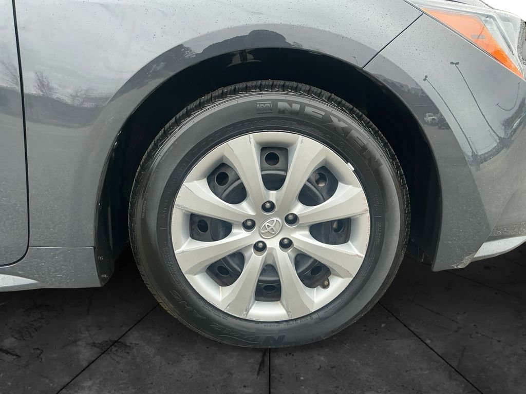 Used 2023 Toyota Corolla LE image 14