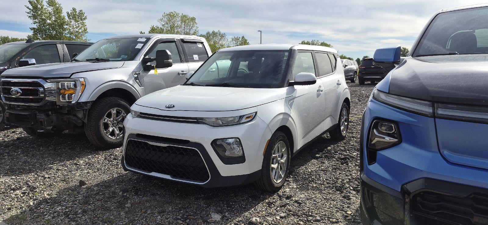 Used 2020 Kia Soul S FWD image 1