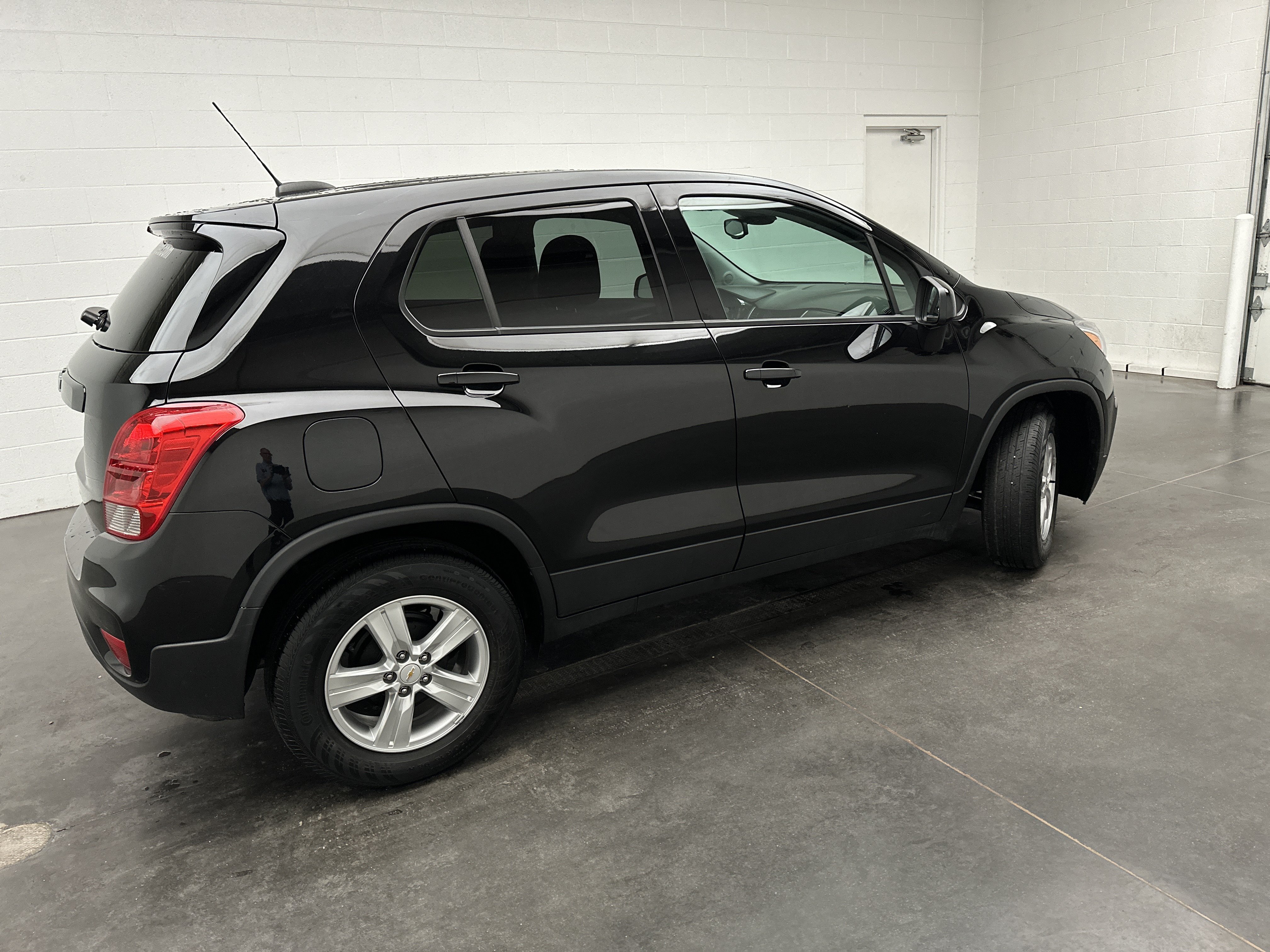Used 2020 Chevrolet Trax LS w/ Tint and Cruise Package FWD image 8