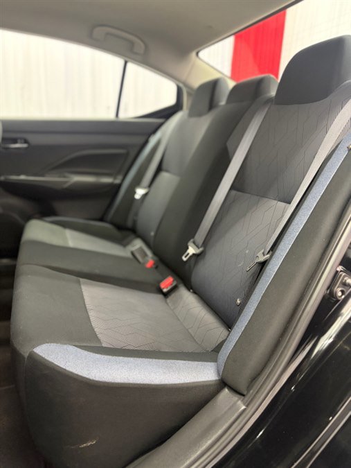 Used 2023 Nissan Versa SV FWD image 14