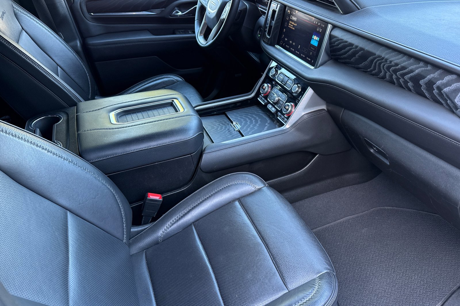 Used 2023 GMC Yukon Denali image 21