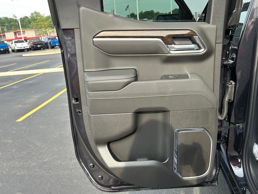 New 2026 GMC Sierra 1500 Elevation image 7