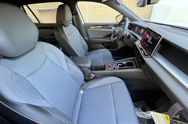 New 2026 Volkswagen Tiguan SE R-Line AWD/4WD image 6