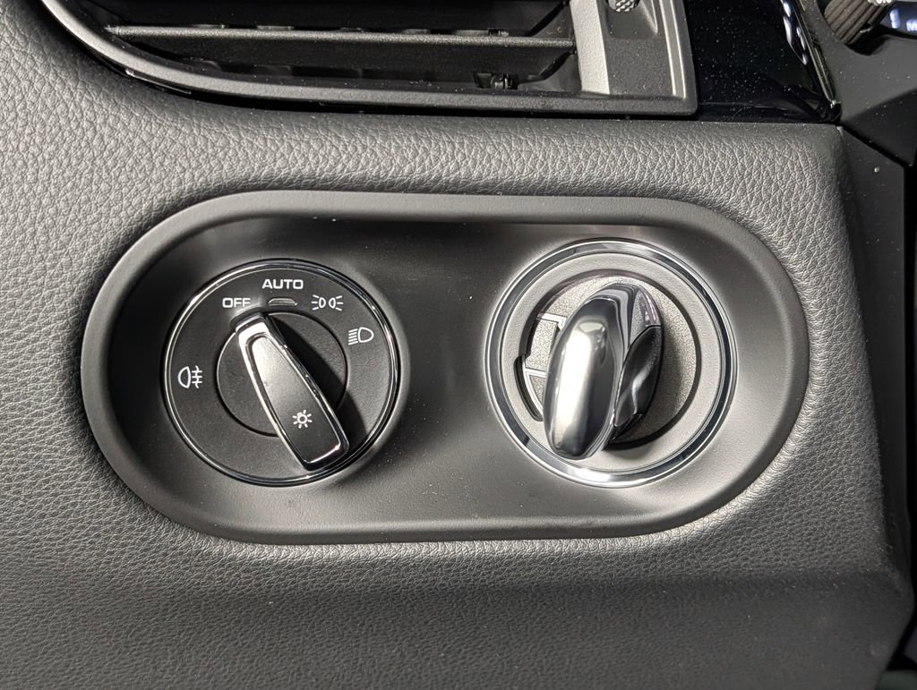 New 2026 Porsche Macan image 35