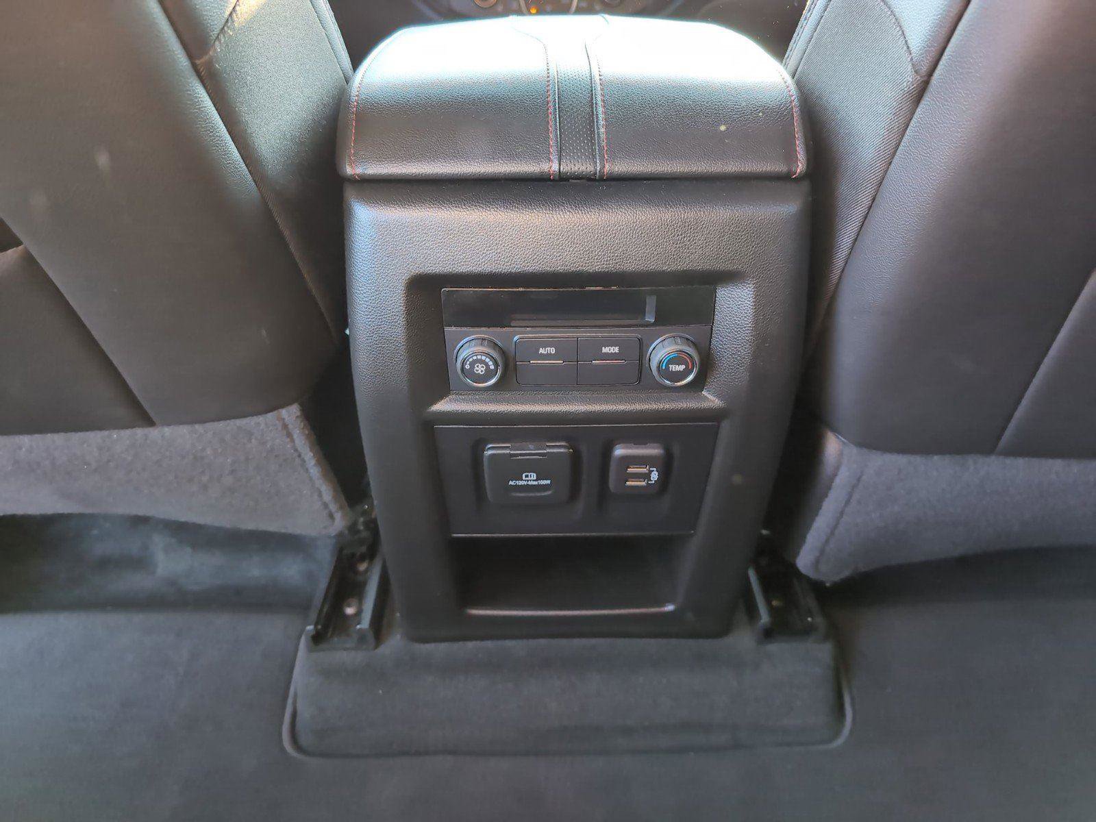 Used 2023 Chevrolet Traverse RS FWD image 30