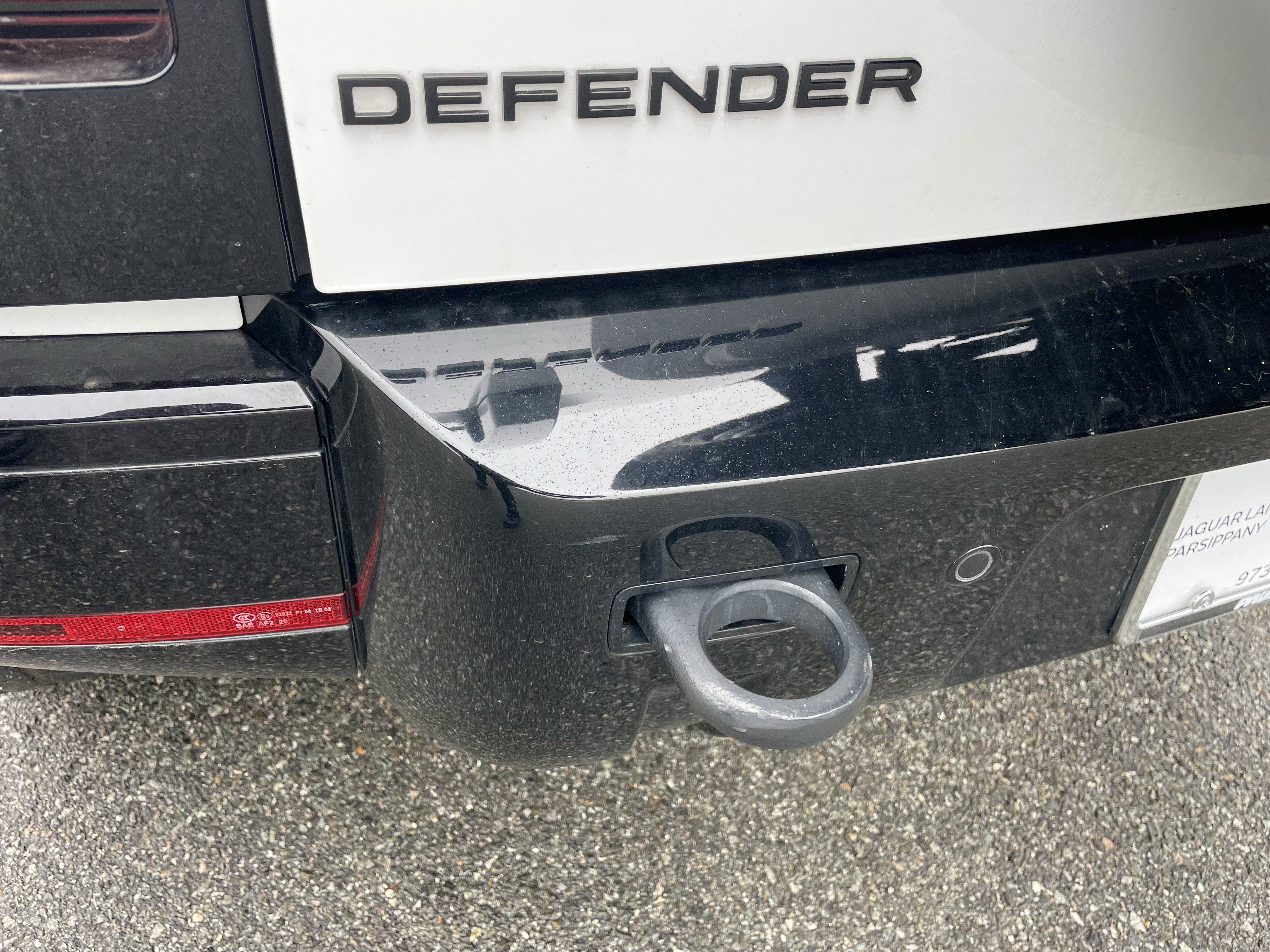 Used 2024 Land Rover Defender 110 X-Dynamic SE image 35