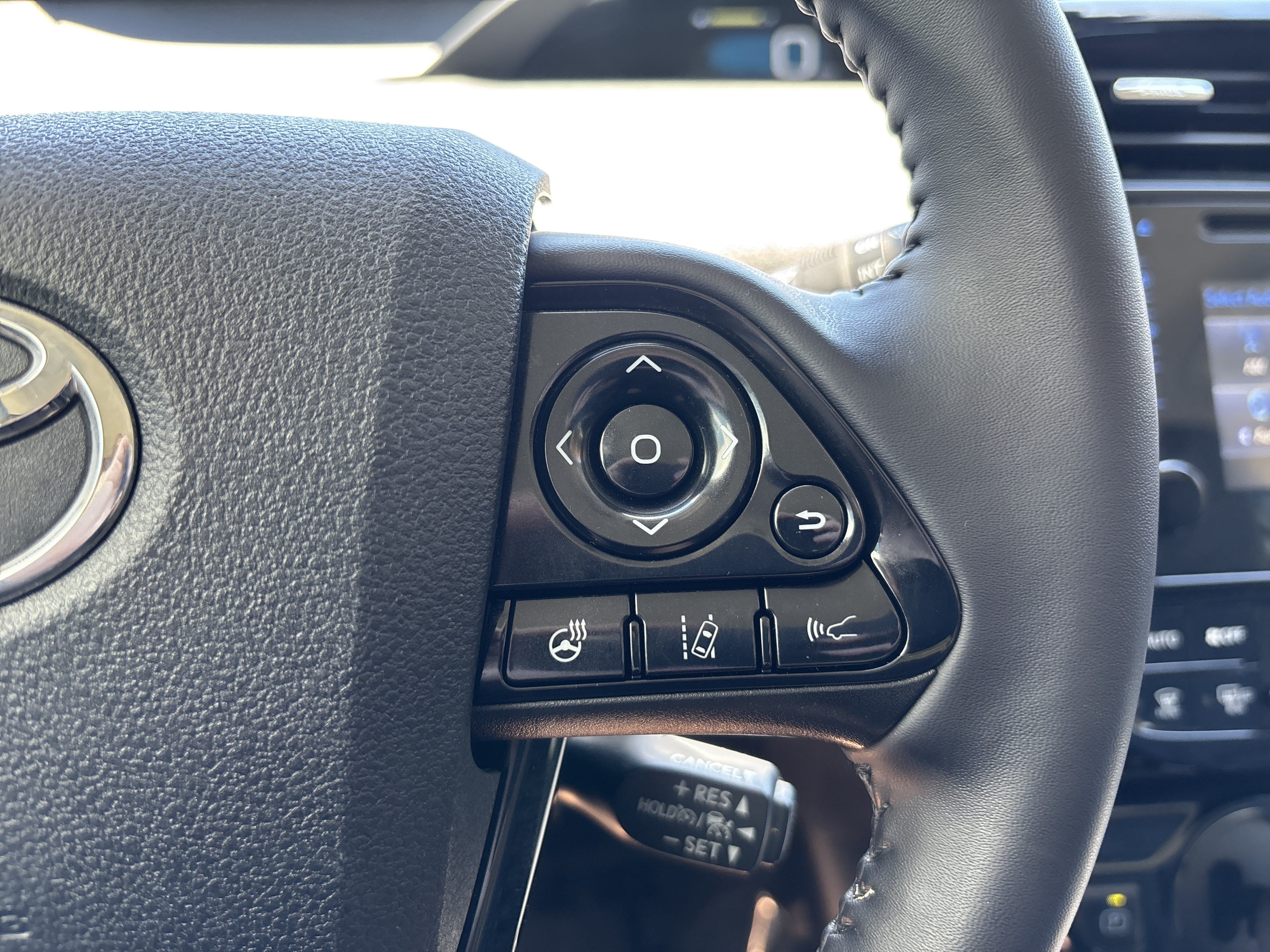 Used 2019 Toyota Prius XLE FWD image 19