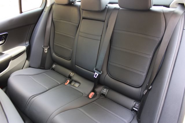 Used 2023 Mercedes-Benz C 300 Sedan image 12