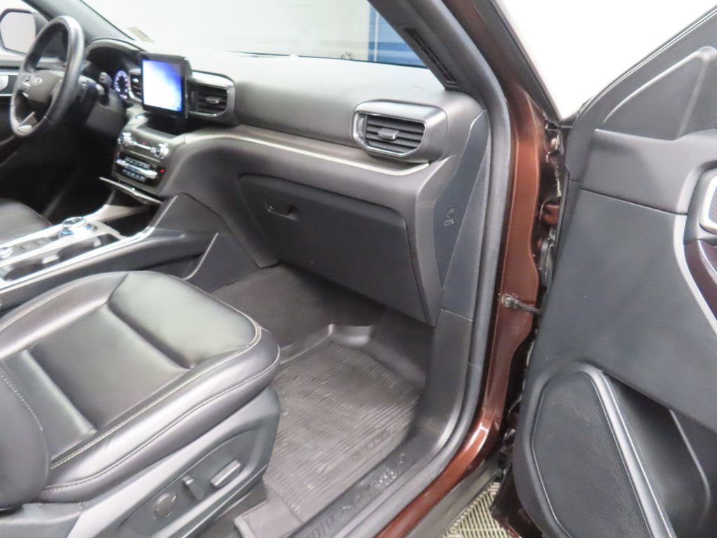 Used 2020 Ford Explorer XLT w/ Equipment Group 202A image 31
