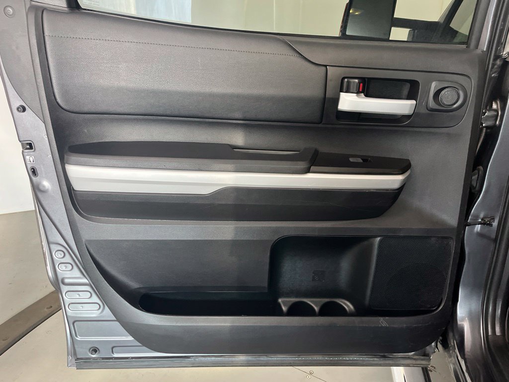 Used 2018 Toyota Tundra SR5 w/ SR5 Upgrade Package AWD/4WD image 27