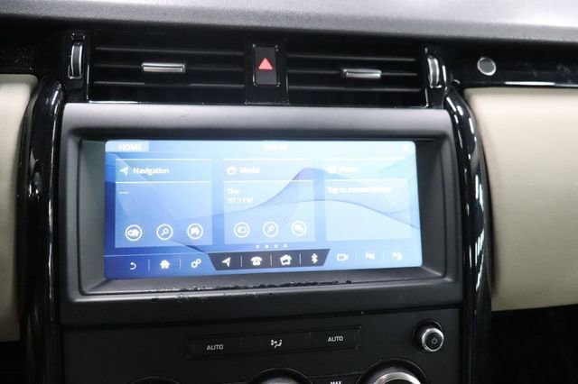 Used 2019 Land Rover Discovery SE image 25