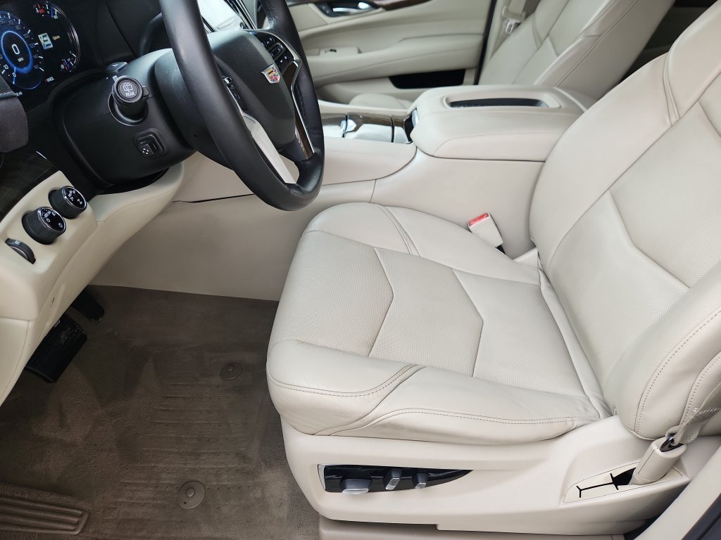 Used 2019 Cadillac Escalade Premium Luxury AWD/4WD image 9