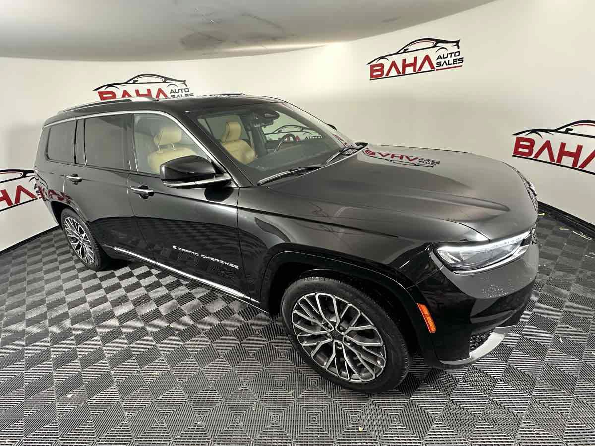Used 2021 Jeep Grand Cherokee L Summit AWD/4WD image 11